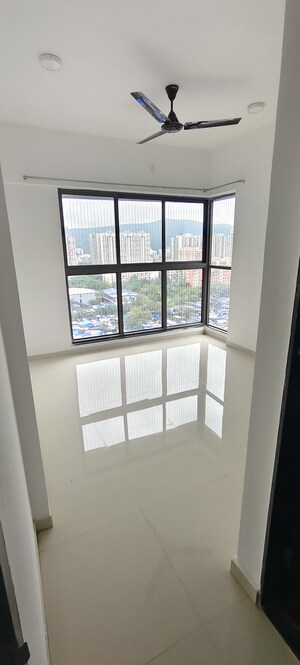 Room in 2 BHK Apartment at UK Iridium, Kandivali East – for Rent