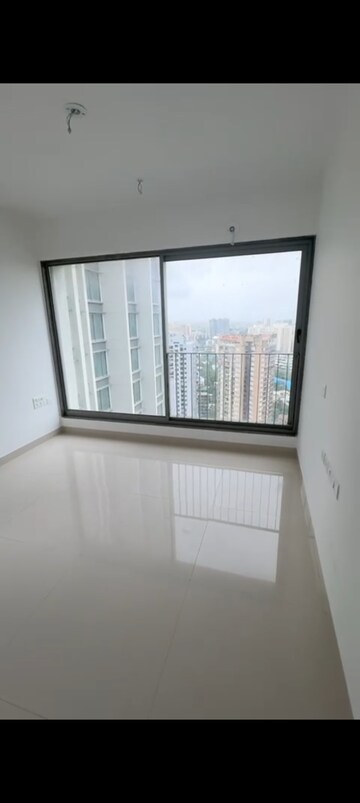 Room in 2 BHK Apartment at Sunteck City Avenue 4, Goregaon West – for Rent