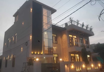 6+ BHK Villa For Sale in Jagdamba Nagar