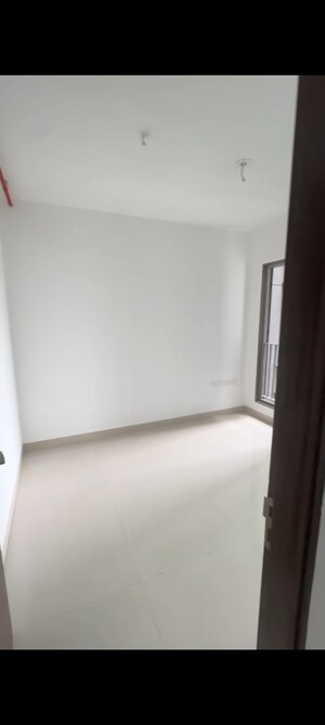 Room in 2 BHK Apartment at Sunteck City Avenue 4, Goregaon West – for Rent