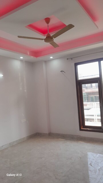 Room in 3 BHK Builder Floor at Kohli One Malibu Town Plot, Sector 47 – for Rent