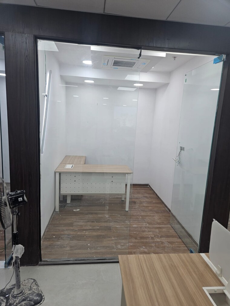 Bathroom, dynasty-business-park Commercial Office Space 2560 Sq.Ft. In Andheri East Mumbai 9368026