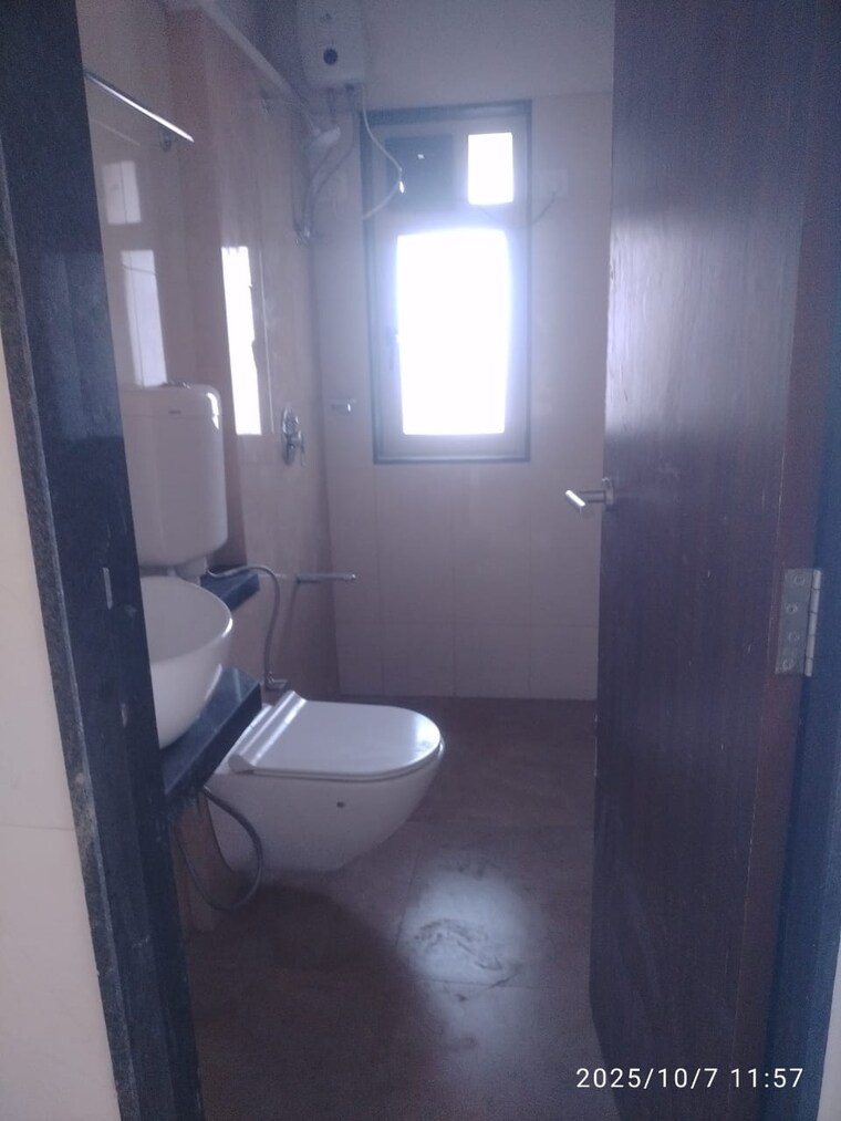 Bathroom, worli 2 Bedroom 550 Sq.Ft. Apartment In Worli Mumbai 9368075