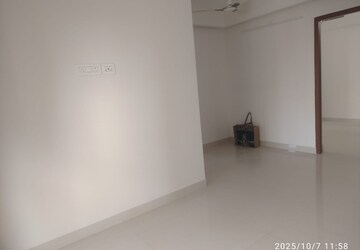 Room in 2 BHK Apartment at Worli – for Rent