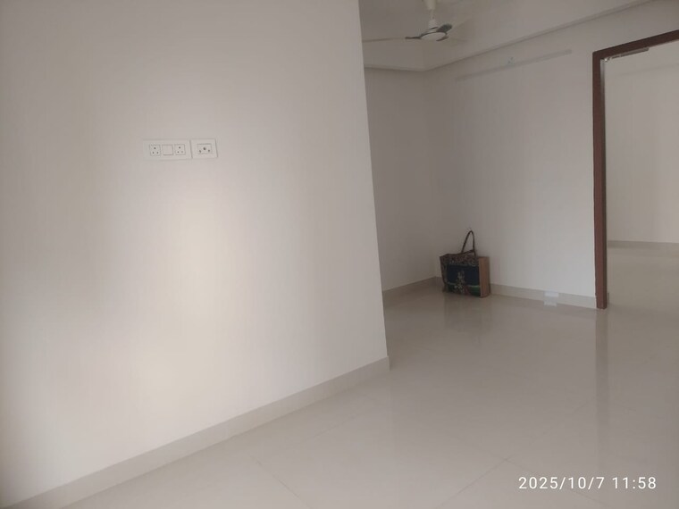 Room, worli 2 Bedroom 550 Sq.Ft. Apartment In Worli Mumbai 9368075