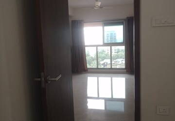 Room in 2 BHK Apartment at Worli – for Rent