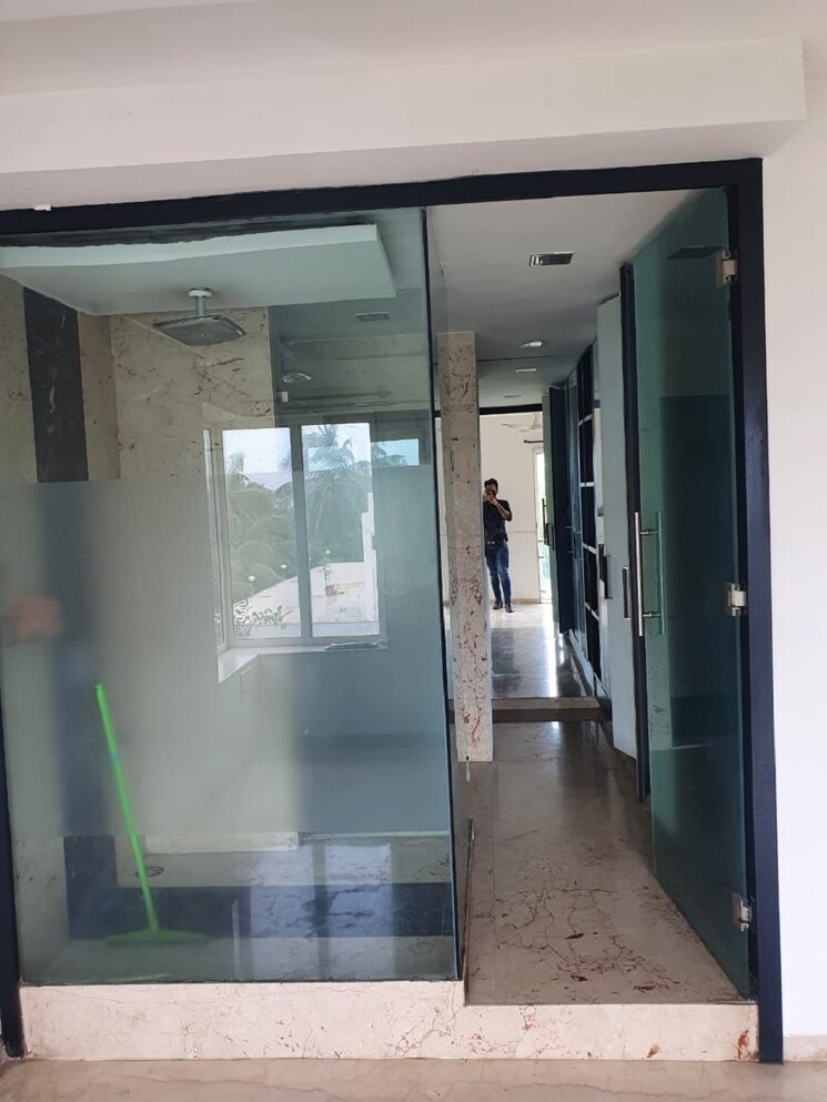 undefined, santacruz west 3 Bedroom 1200 Sq.Ft. Apartment In Santacruz West Mumbai 9368094