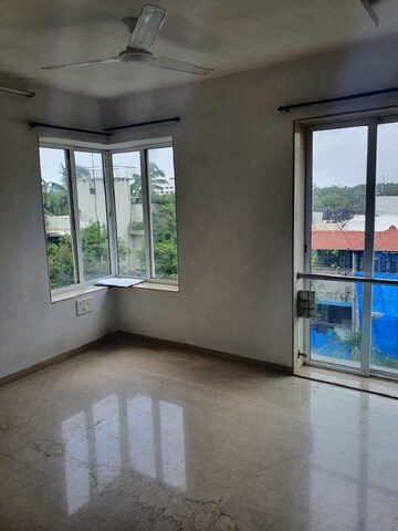 Room in 3 BHK Apartment at Santacruz West – for Rent