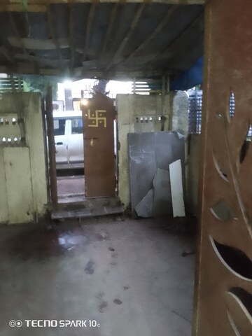 Parking in  Showroom at Puja Casa Apartments, Pali Hill – for Rent