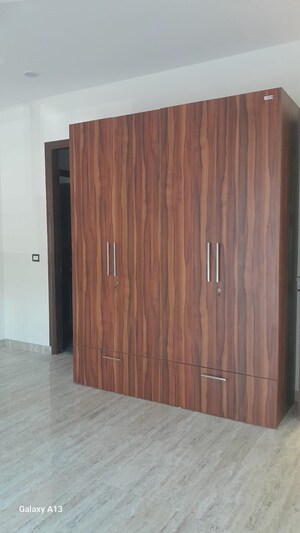 Room in 4 BHK Builder Floor at Unitech South City II, Sector 50 – for Rent