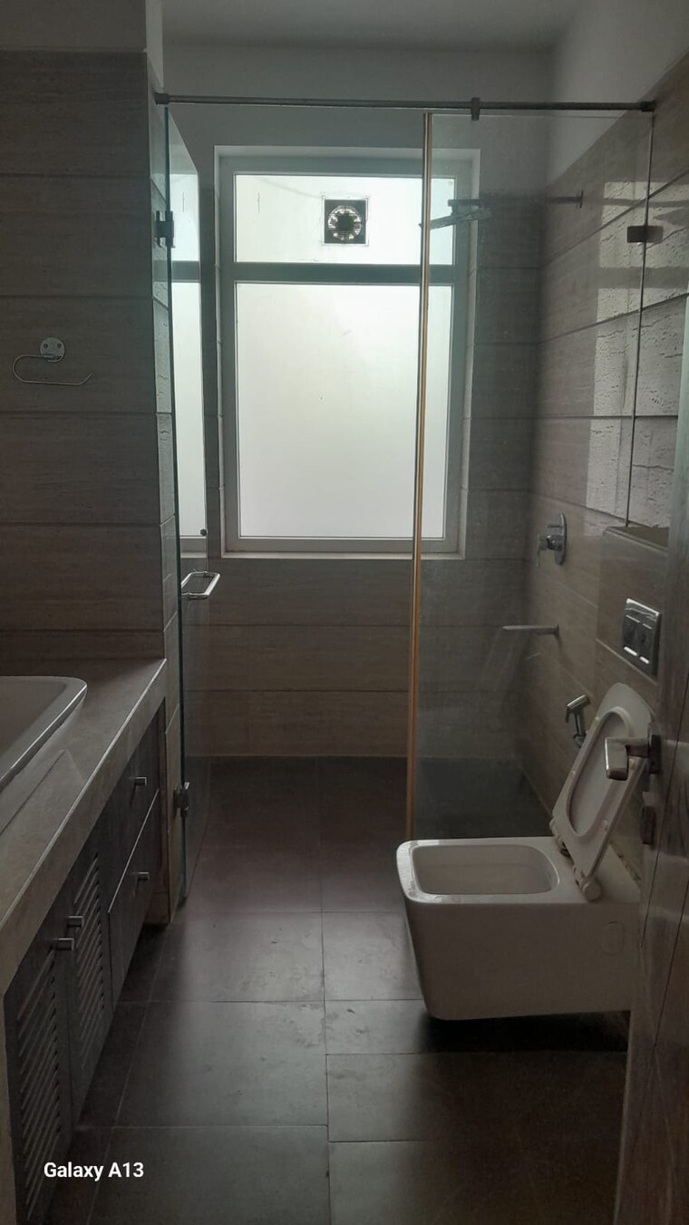 Bathroom, unitech-south-city-ii 4 Bedroom 4500 Sq.Ft. Builder Floor In Sector 50 Gurgaon 9368134