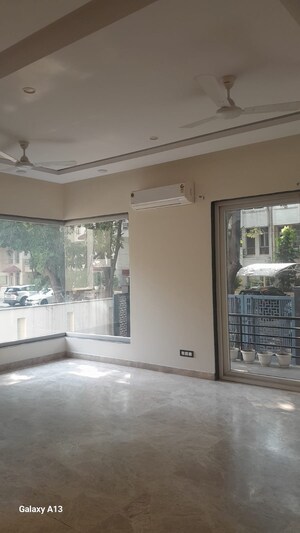 4 BHK Builder Floor For Rent in Unitech South City II, Sector 50