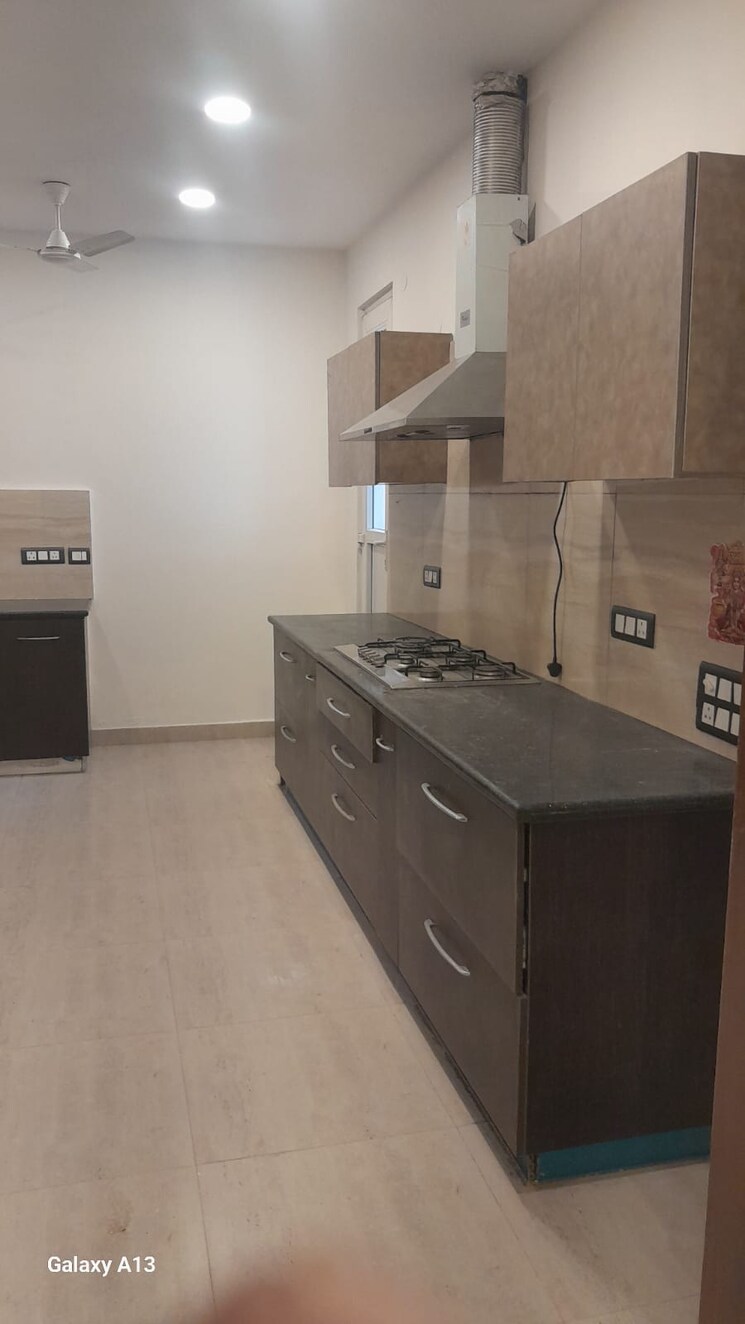 Kitchen, unitech-south-city-ii 4 Bedroom 4500 Sq.Ft. Builder Floor In Sector 50 Gurgaon 9368134
