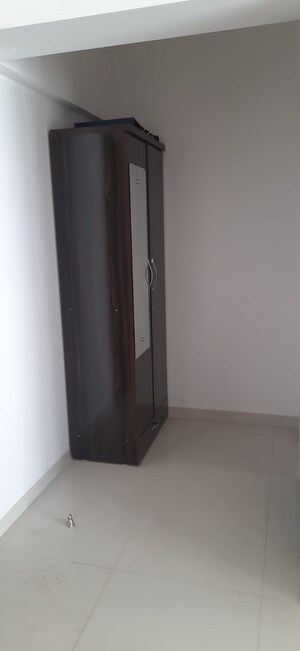 Room in 1 BHK Apartment at Amanora Gold Towers, Hadapsar – for Rent