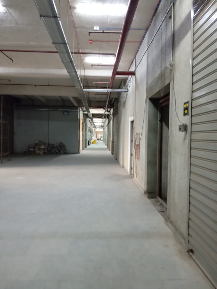  Parking, goodwill-bizhub Commercial Warehouse 2455 Sq.Ft. In Turbhe Navi Mumbai 9368150