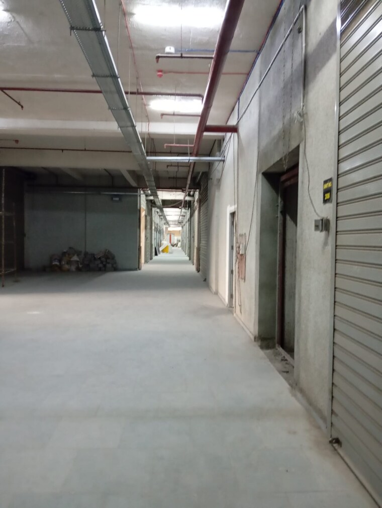  Parking, goodwill-bizhub Commercial Warehouse 2455 Sq.Ft. In Turbhe Navi Mumbai 9368150
