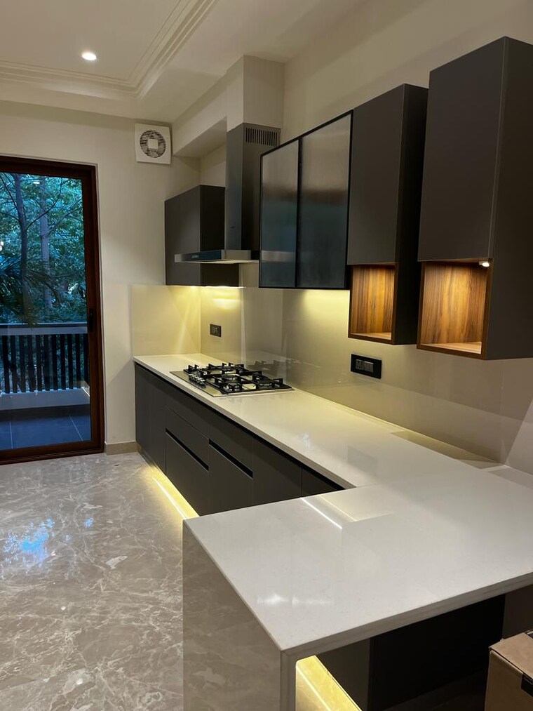 Kitchen, emaar-the-palm-drive-palm-studios 4 Bedroom 3800 Sq.Ft. Apartment In Sector 66 Gurgaon 9368170