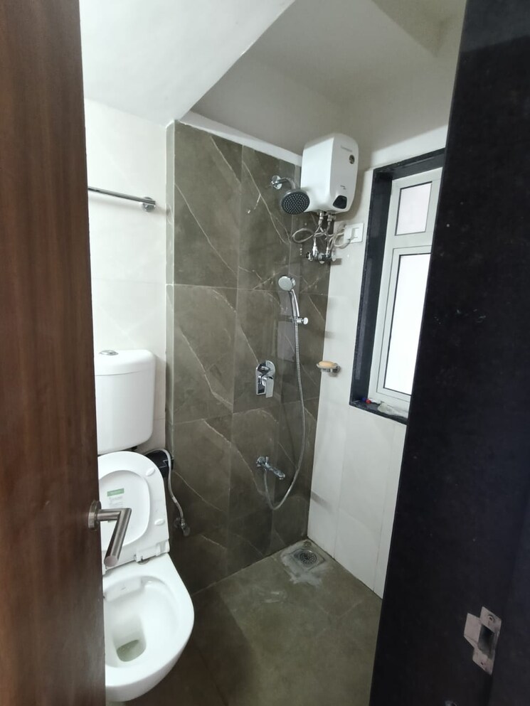 Bathroom, worli-residency 2 Bedroom 1000 Sq.Ft. Apartment In Worli Mumbai 9368174