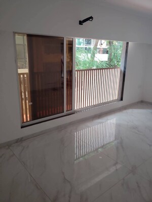 Room in 2 BHK Apartment at Worli Sneha CHS, Worli – for Rent