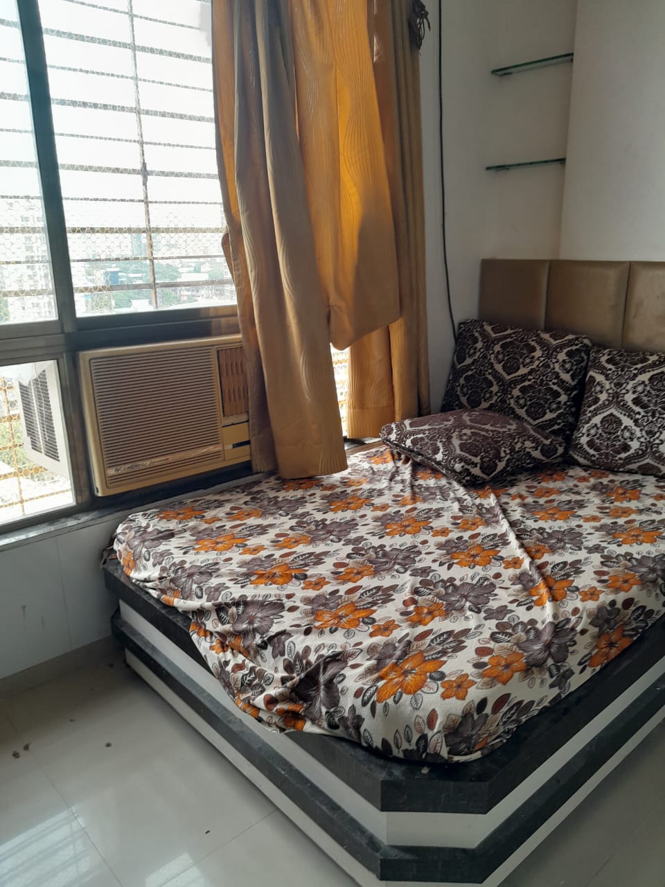 1.5 BHK + Servant Room Apartment For Rent in Karwa The Royal Tusk