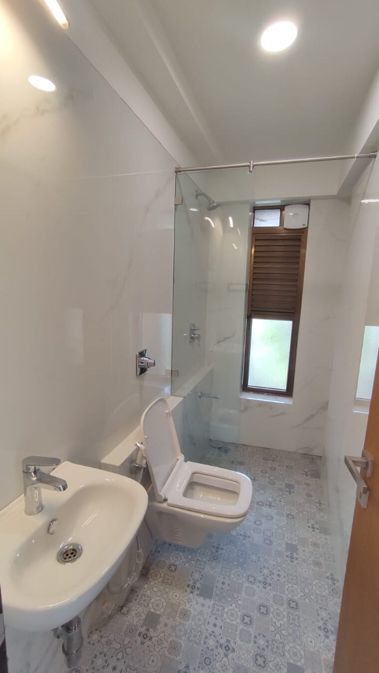 Bathroom, kripa-allure 3 Bedroom 1063 Sq.Ft. Apartment In Bandra West Mumbai 9368188