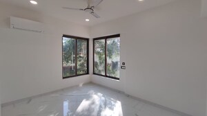 Room in 3 BHK Apartment at Kripa Allure, Bandra West – for Sale