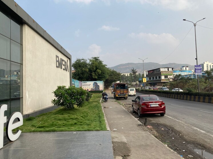  Parking, emperia-c2 Commercial Office Space 810 Sq.Ft. In Turbhe Navi Mumbai 9368192