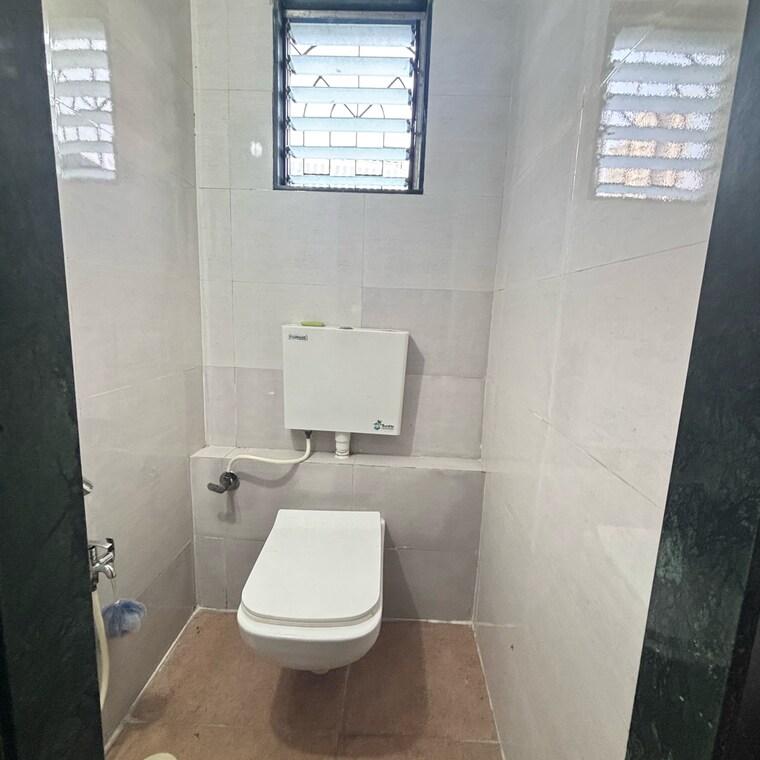 Bathroom, sv patel nagar 1 Bedroom 400 Sq.Ft. Independent House In Sv Patel Nagar Mumbai 9368214