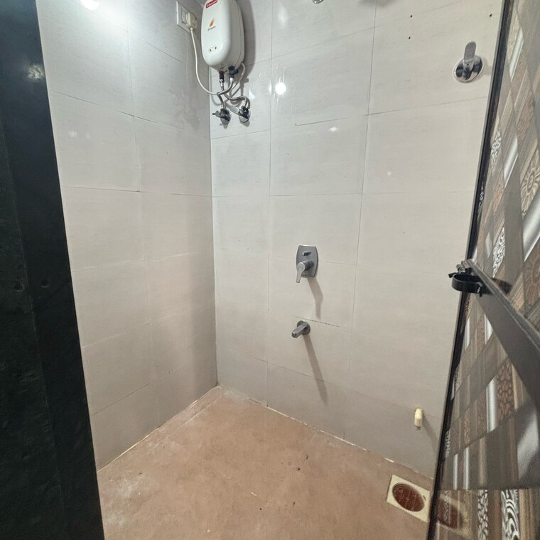 Bathroom, sv patel nagar 1 Bedroom 400 Sq.Ft. Independent House In Sv Patel Nagar Mumbai 9368214