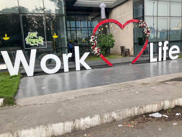  Parking, emperia-c2 Commercial Office Space 949 Sq.Ft. In Turbhe Navi Mumbai 9368207