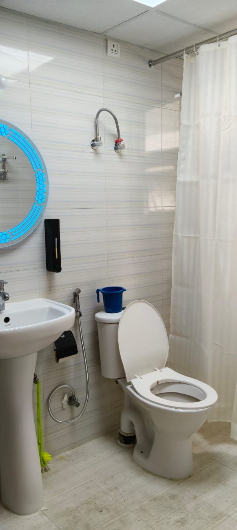 Bathroom, gomti nagar 3 Bedroom 1900 Sq.Ft. Apartment In Gomti Nagar Lucknow 9368227