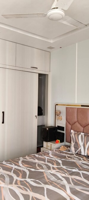 Furnished Amenities in 3 BHK Apartment at Gomti Nagar – for Rent