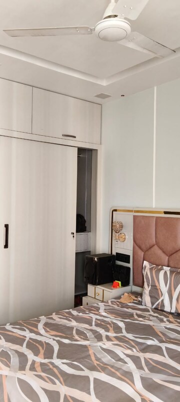 Furnished Amenities in 3 BHK Apartment at Gomti Nagar – for Rent