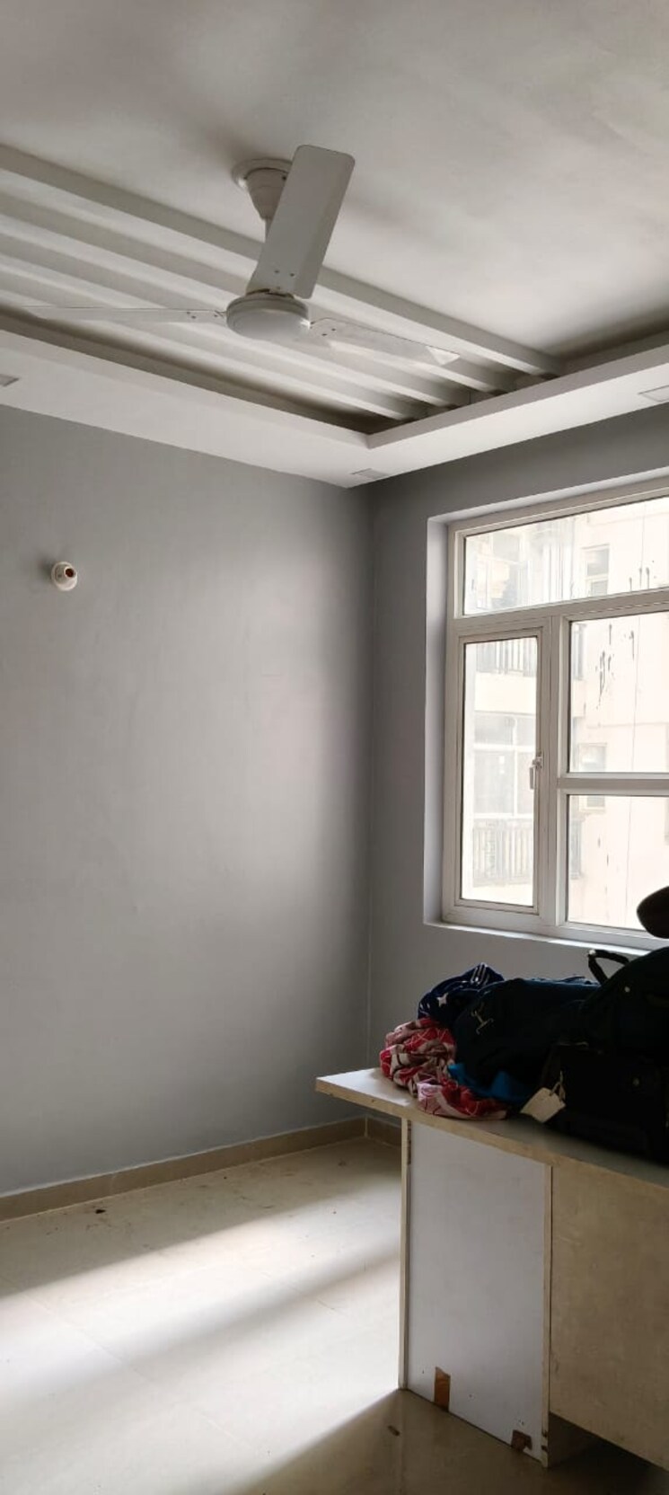 Room, gomti nagar 3 Bedroom 1900 Sq.Ft. Apartment In Gomti Nagar Lucknow 9368227