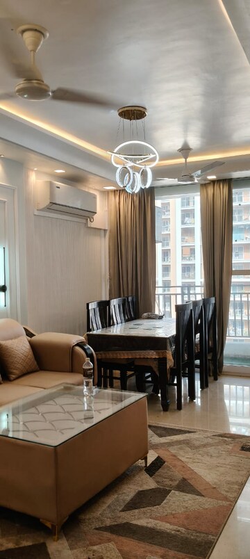 Living Room in 3 BHK Apartment at Gomti Nagar – for Rent