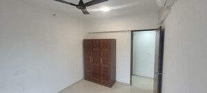 Room in 3 BHK Apartment at Kalpataru Immensa E, Kolshet Industrial Area – for Rent