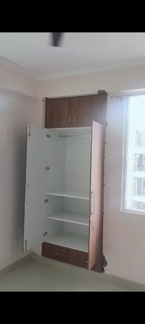 Furnished Amenities in 2 BHK Apartment at Amrapali Golf Homes, Sector 4 Greater Noida – for Sale