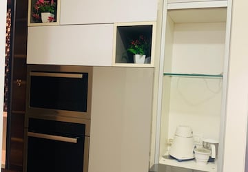 Furnished Amenities in 3 BHK Apartment at Hiranandani Annora, Hiranandani Estate – for Rent