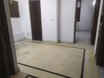 Living Room in 2.5 BHK Builder Floor at Chittaranjan Park – for Rent