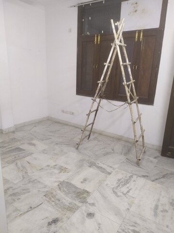 Bedroom in 2.5 BHK Builder Floor at Chittaranjan Park – for Rent