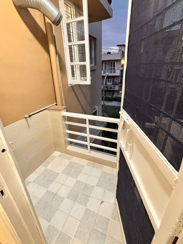 Balcony, ss-the-lilac 3 Bedroom 1800 Sq.Ft. Builder Floor In Sector 49 Gurgaon 9368275