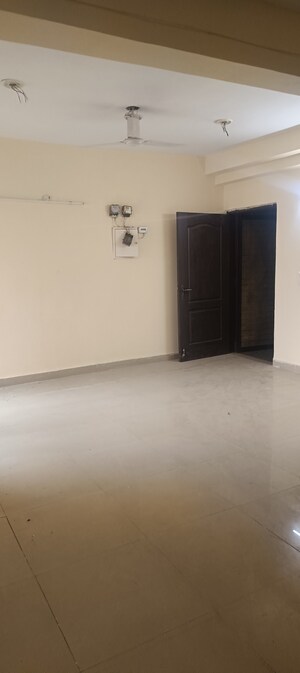 Room in 3 BHK Apartment at Gardenia Golf City, Sector 75 – for Sale