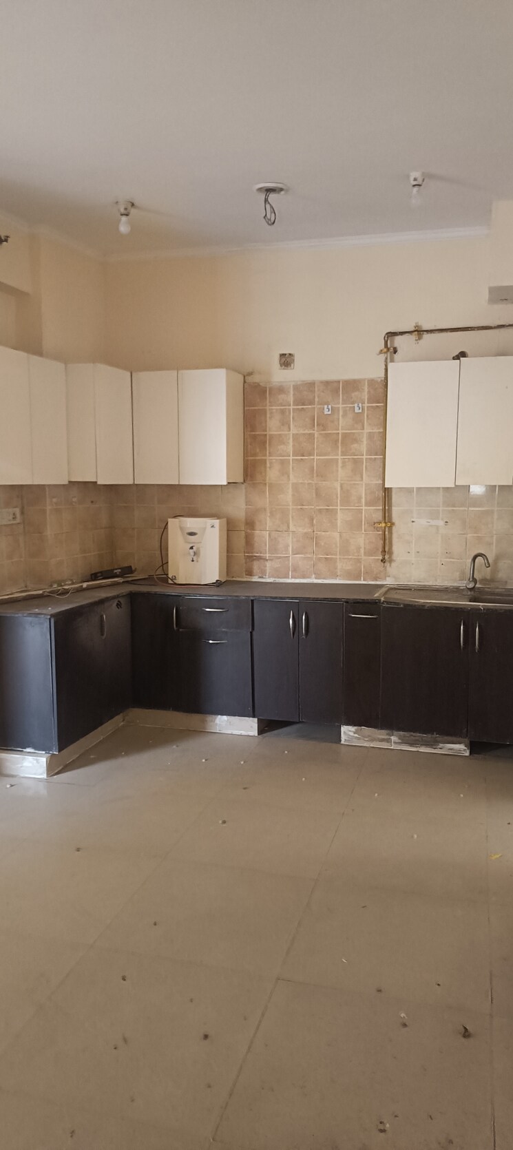 Kitchen, gardenia-golf-city 3 Bedroom 1350 Sq.Ft. Apartment In Sector 75 Noida 9368286