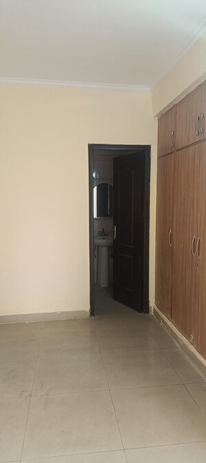 Room in 3 BHK Apartment at Gardenia Golf City, Sector 75 – for Sale