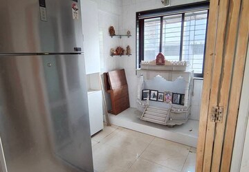 Bathroom in 1.5 BHK Apartment at Sri Gurunanak CHS, Kopri – for Sale