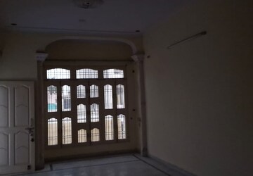 Room in 2.5 BHK Independent House at Sector 8 – for Rent
