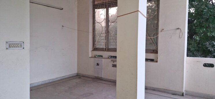 Room, sector 8 2.5 Bedroom 160 Sq.Ft. Independent House In Sector 8 Faridabad 9368293