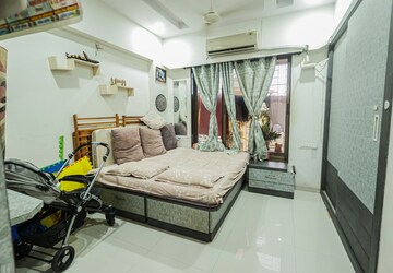 Team Area in 1 BHK Apartment at Mohini Mansion CHS, Kopri – for Sale