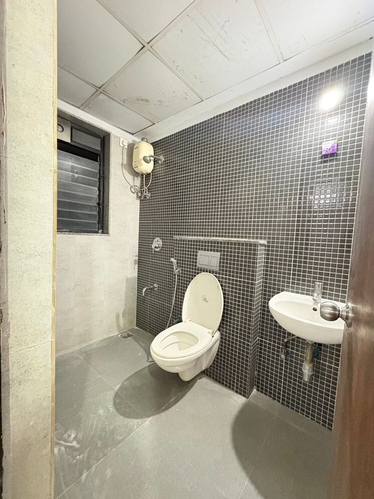 Bathroom, lodha-palava-city-lakeshore-greens 2 Bedroom 734 Sq.Ft. Apartment In Dombivli East Thane 9368299