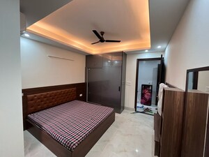 Bedroom in 2 BHK Builder Floor at Sector 43 – for Rent